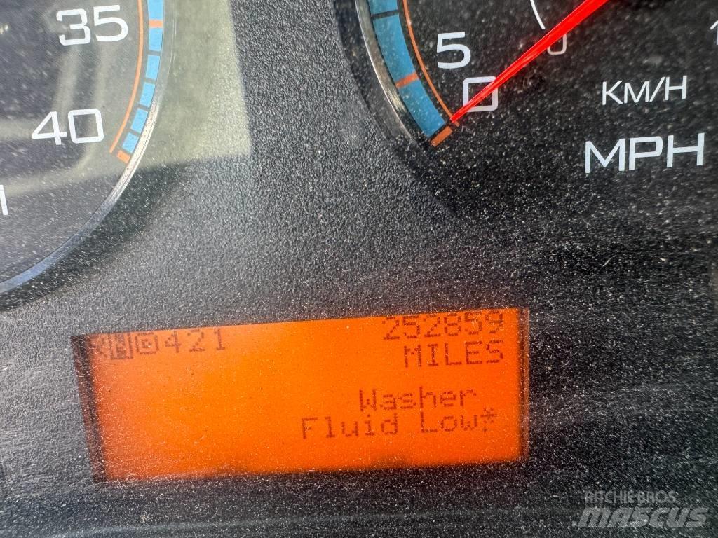 International 4300 貨箱式卡車