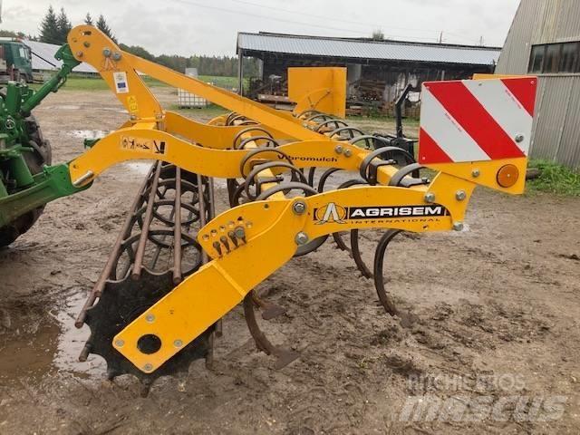 Agrisem VibroMulch 中耕管理機
