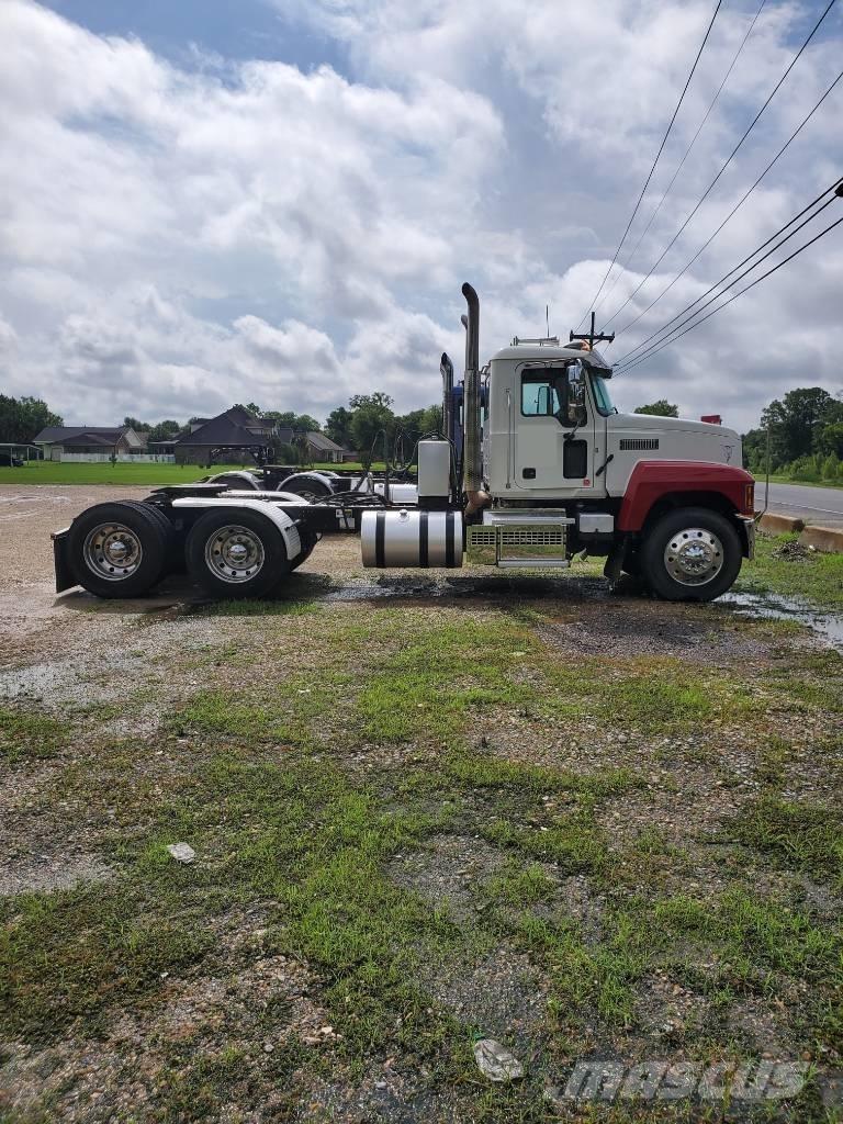Mack P 164 T 商用底盤車