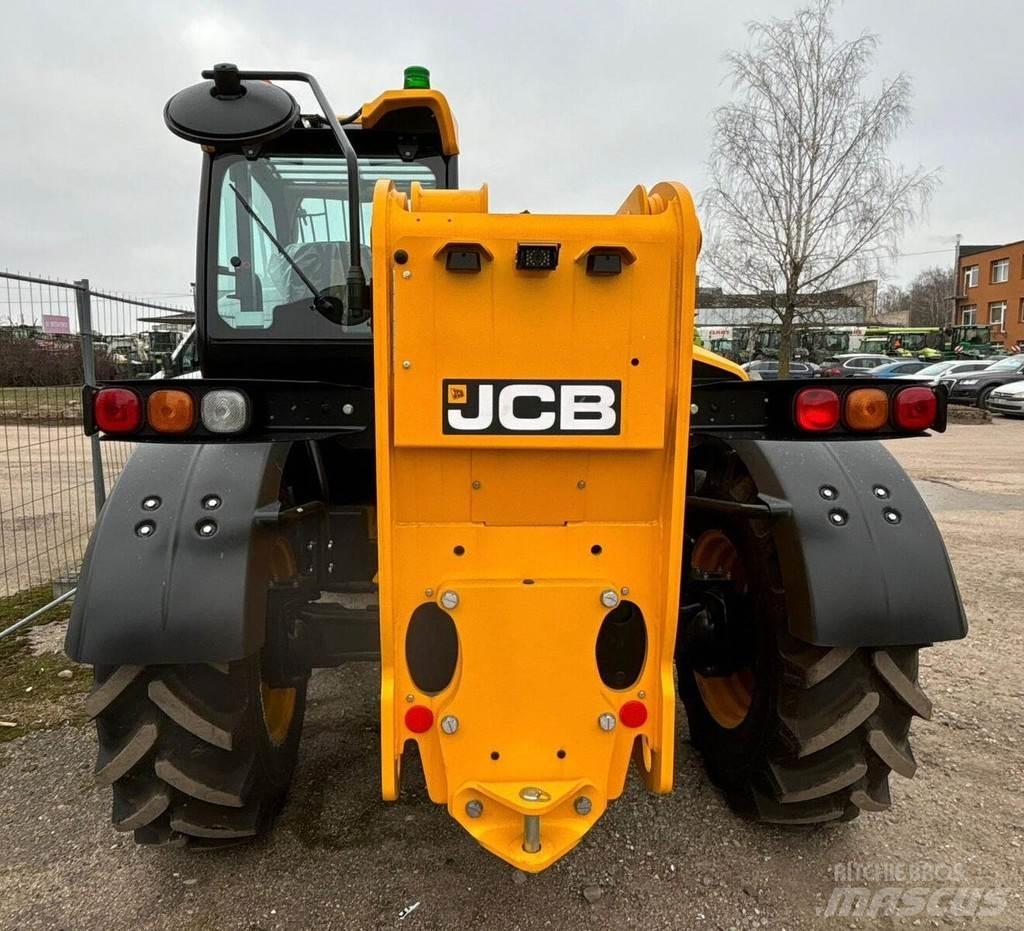 JCB 535 - 95 伸縮臂操作車