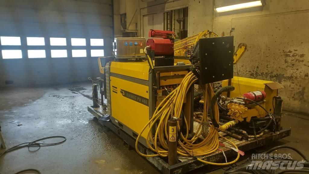Atlas Copco U4 地下錨索鑽裝車