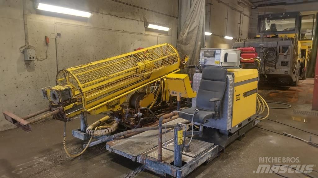 Atlas Copco U4 地下錨索鑽裝車