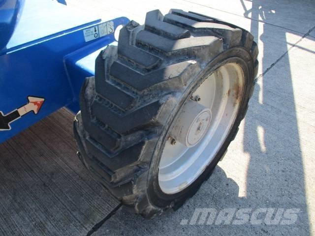 JLG 600 AJ (253) 緊湊型自走式伸縮臂式升降機