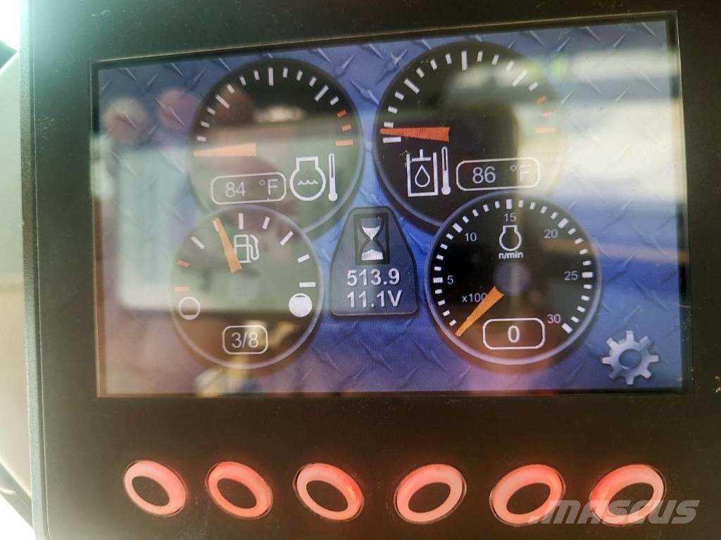 CAT 242 D 滑移轉向裝載機