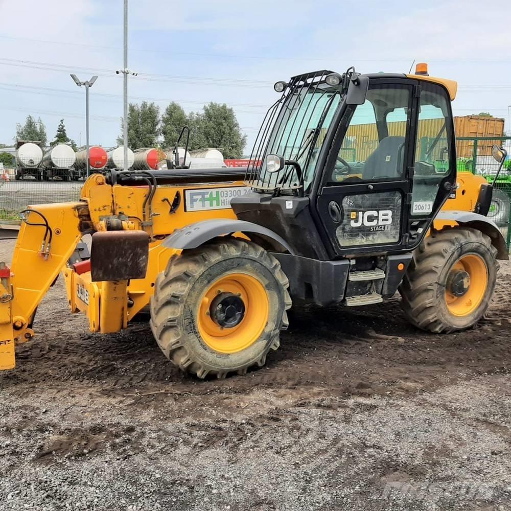 JCB 535 V 125 伸縮臂操作車