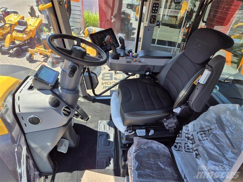 JCB FASTRAC 4220 曳引機