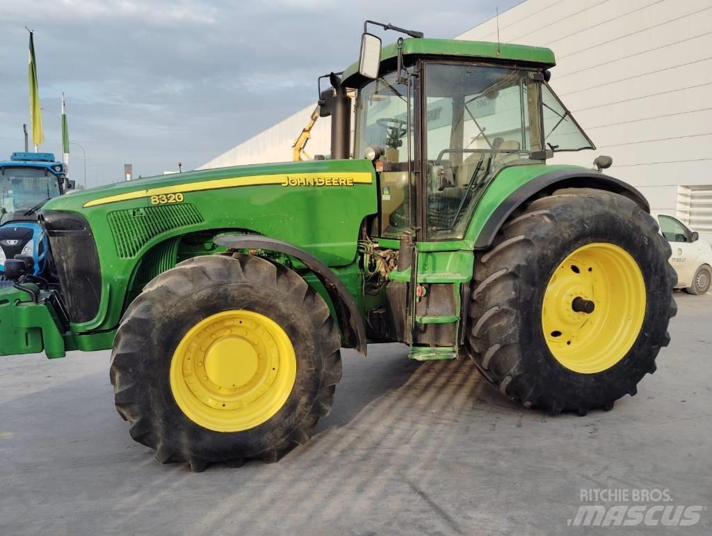 John Deere 8320 曳引機