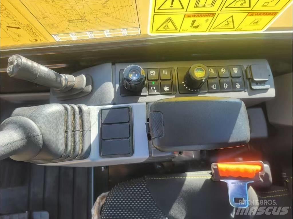 CAT 305 CR 小型挖土機/掘鑿機<7t(小型挖掘機)