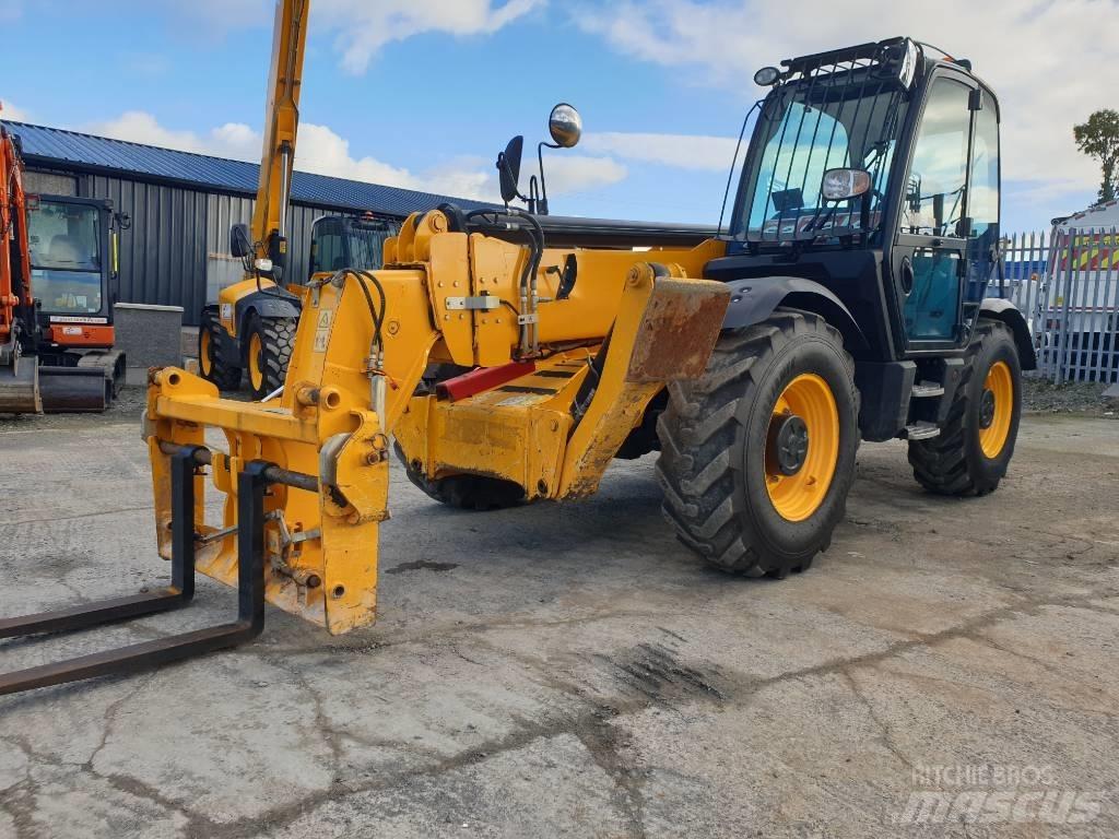 JCB 540-140 伸縮臂操作車