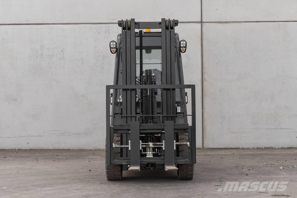 Manitou MI 30 D 柴油卡車
