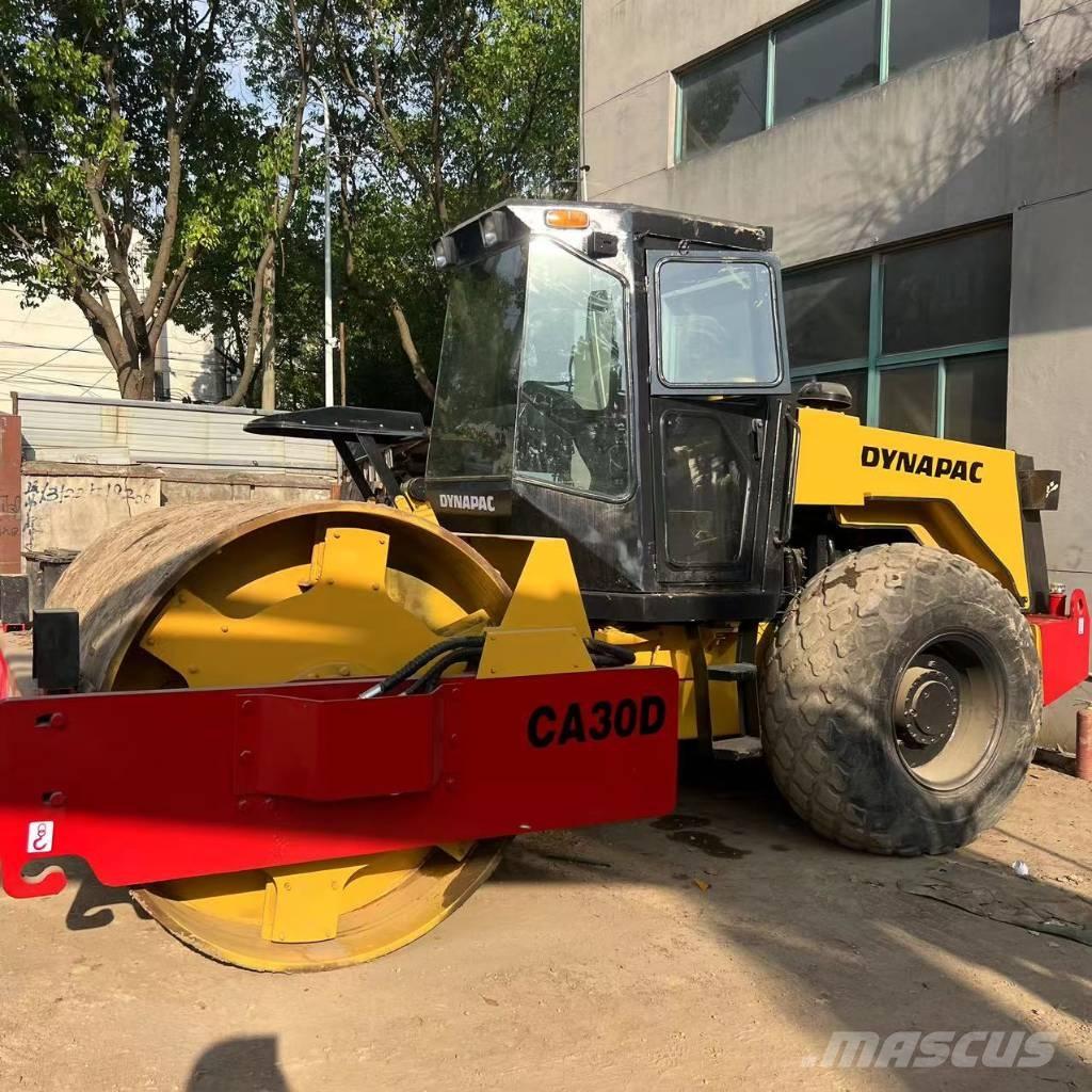 Dynapac CA 30 D 單輪滾壓機