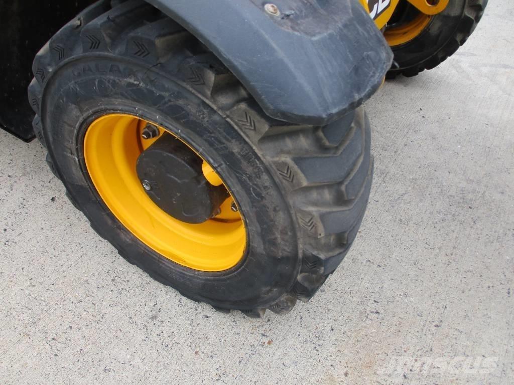 JCB 525-60 (873) 伸縮臂操作車