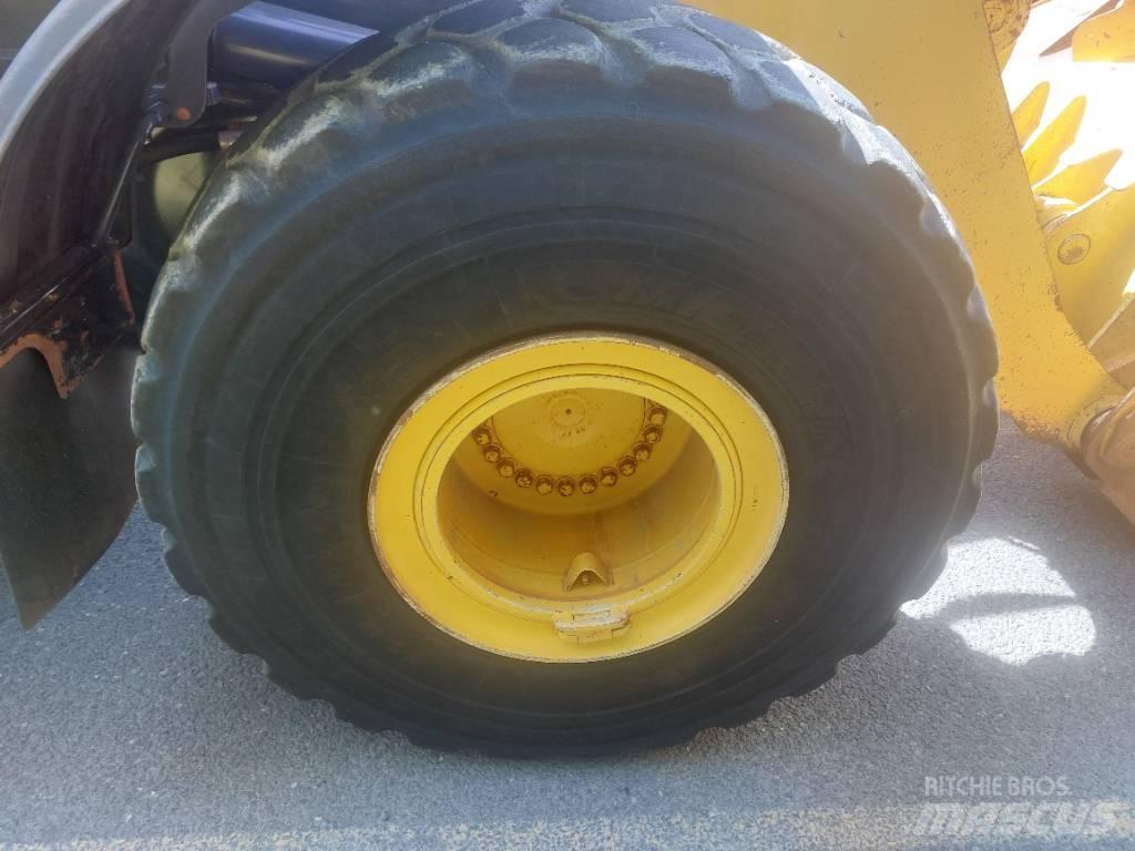 Komatsu WA480-8 輪胎式裝載機