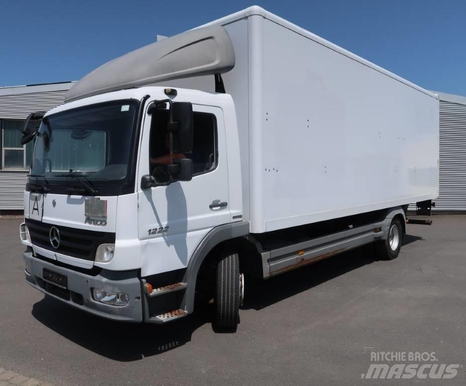 Mercedes-Benz 1222 L 貨箱式卡車