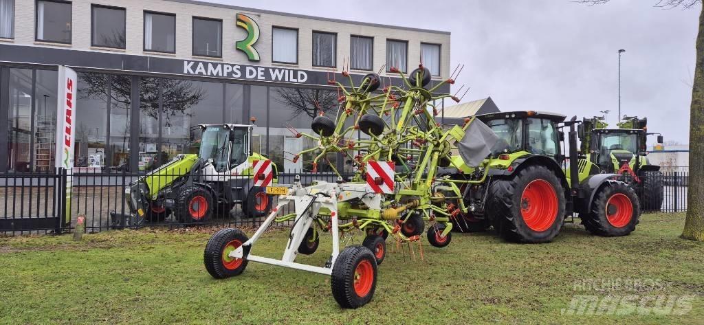 CLAAS Volto 1320 T 耙與翻草機