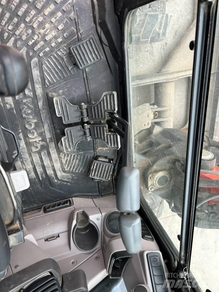 Kubota U 50 小型挖土機/掘鑿機<7t(小型挖掘機)