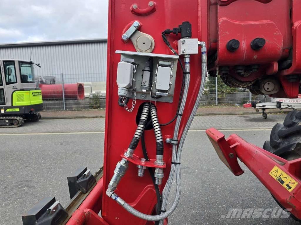 Merlo P 40.17 伸縮臂操作車