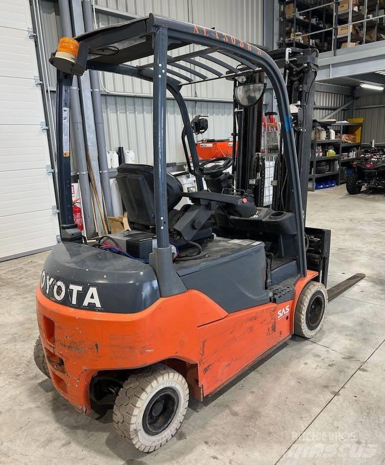 Toyota 8 FBMT 16 電動堆高機
