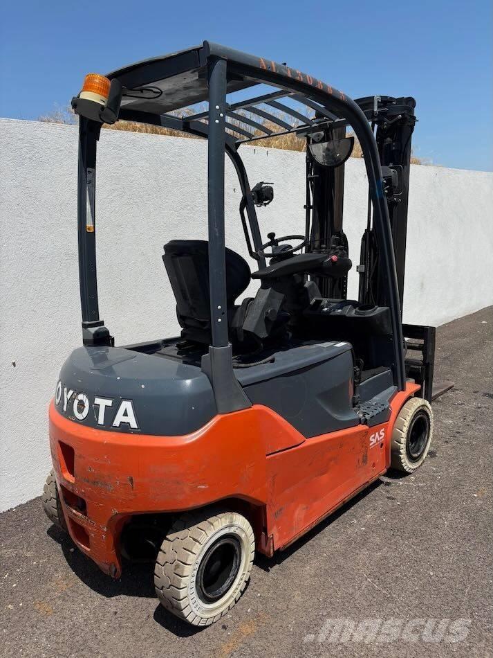 Toyota 8 FBMT 16 電動堆高機