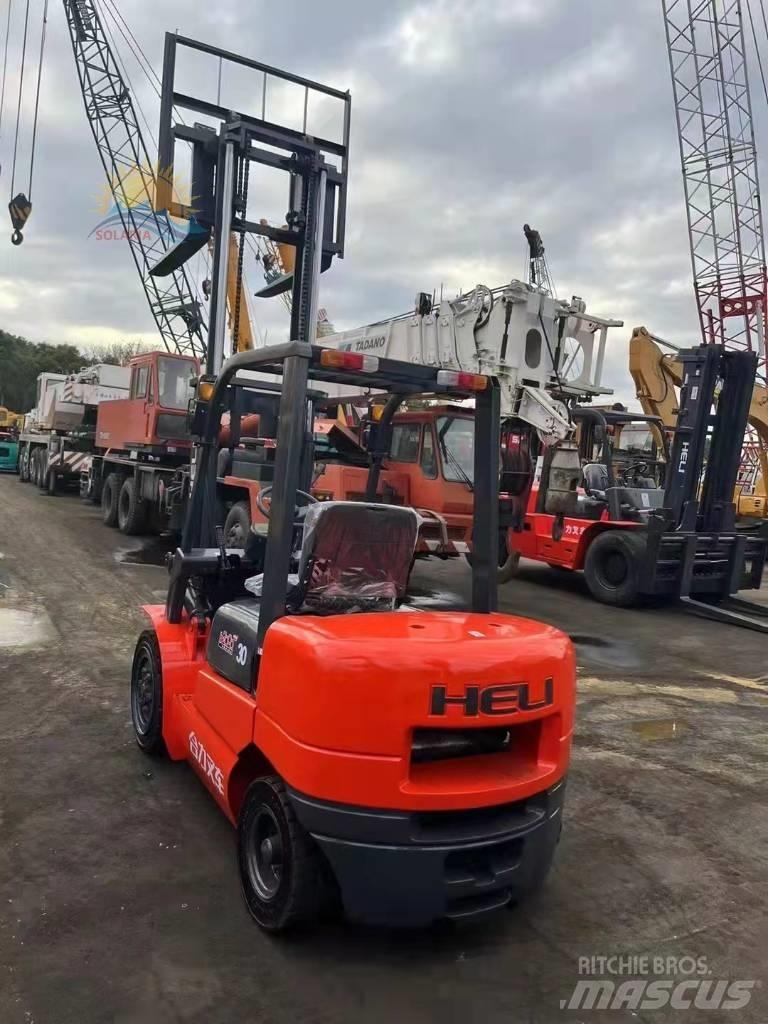 Heli CPCD 30 柴油卡車