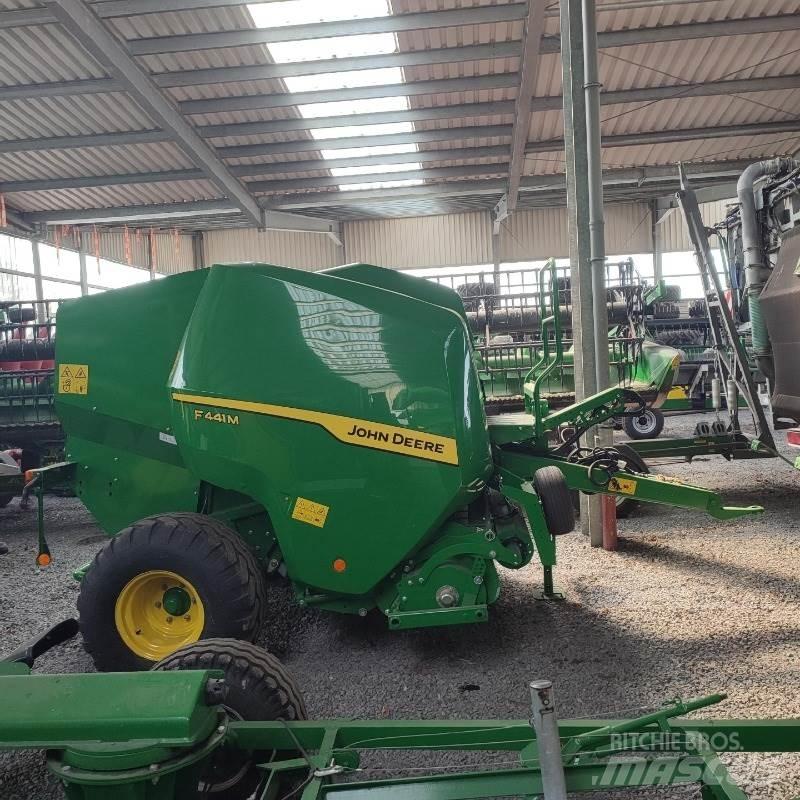 John Deere F441M 圓型牧草打包機