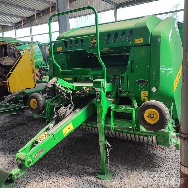 John Deere F441M 圓型牧草打包機