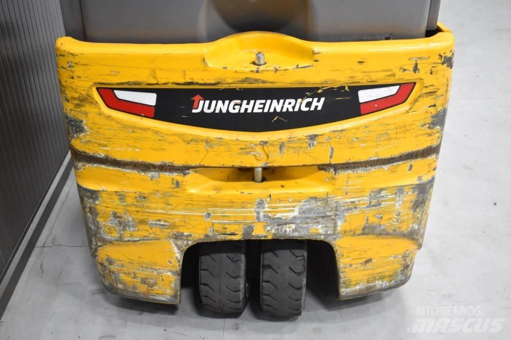 Jungheinrich EFG 215 電動堆高機