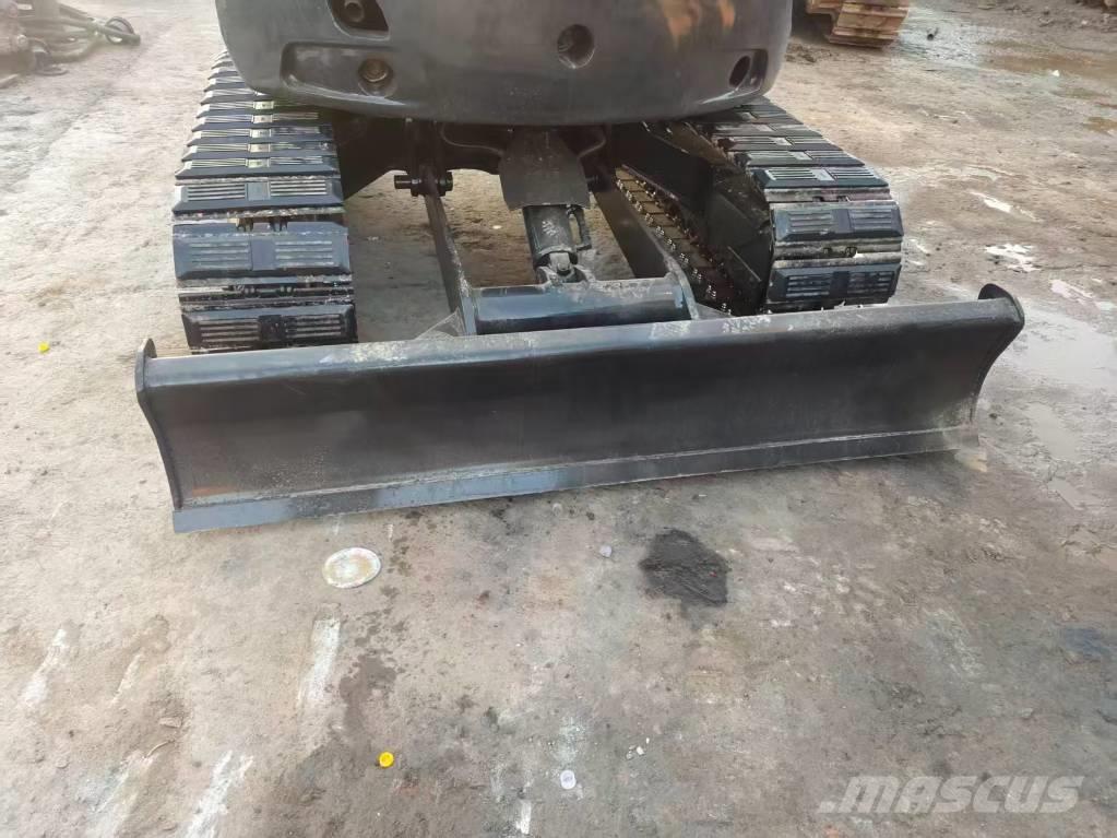 Kubota KX 057-4 小型挖土機/掘鑿機<7t(小型挖掘機)