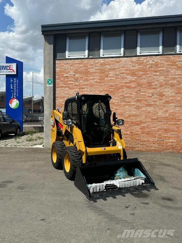 CAT 226D3 滑移轉向裝載機