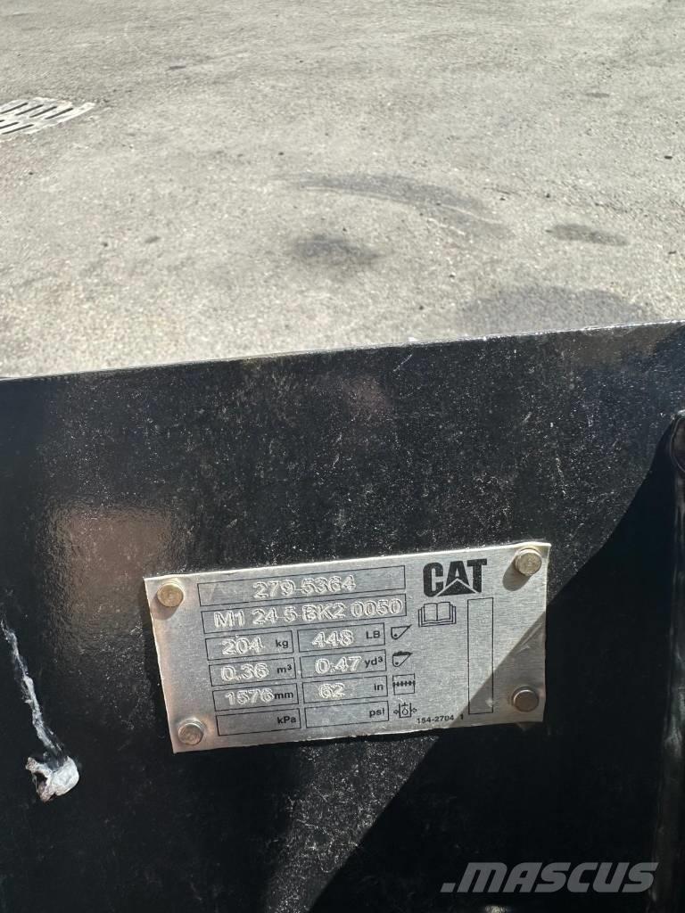 CAT 226D3 滑移轉向裝載機