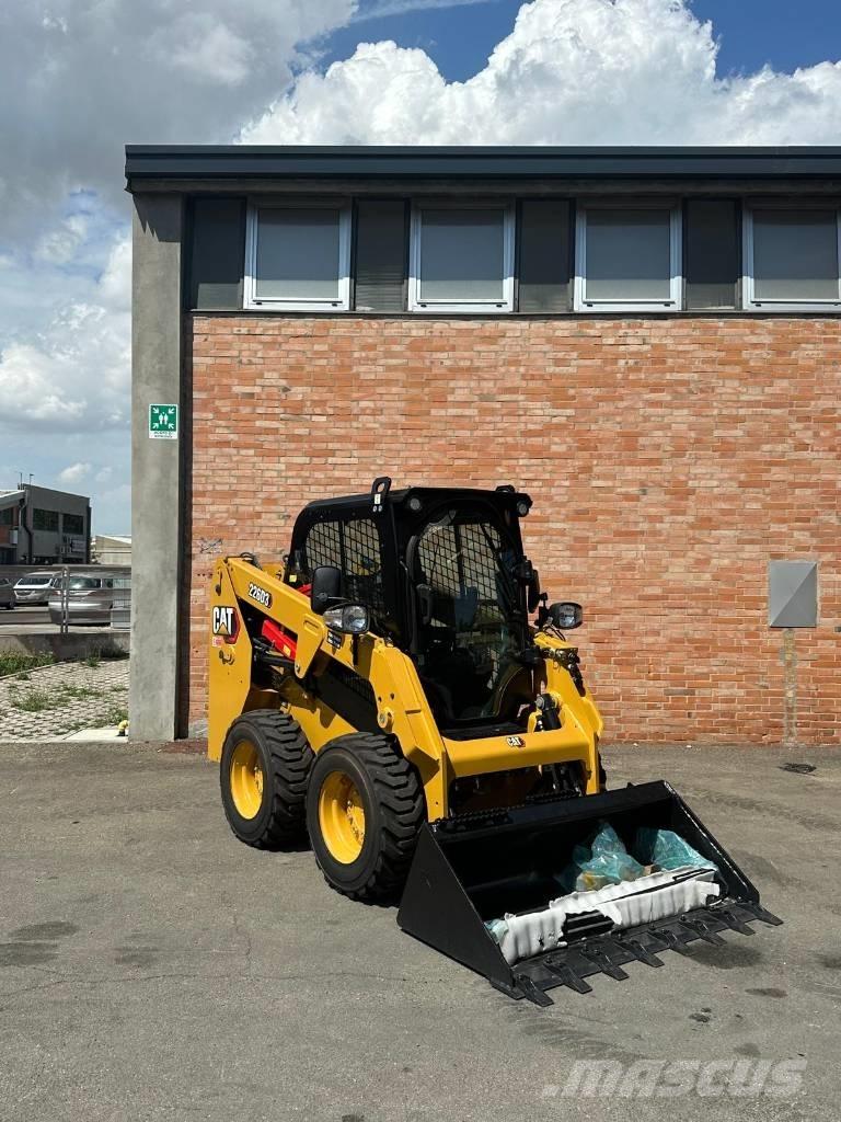 CAT 226D3 滑移轉向裝載機