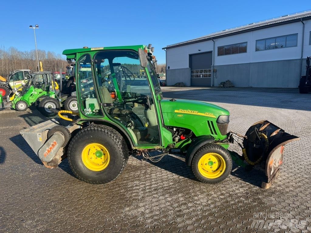 John Deere 2520 HST 小型曳引機