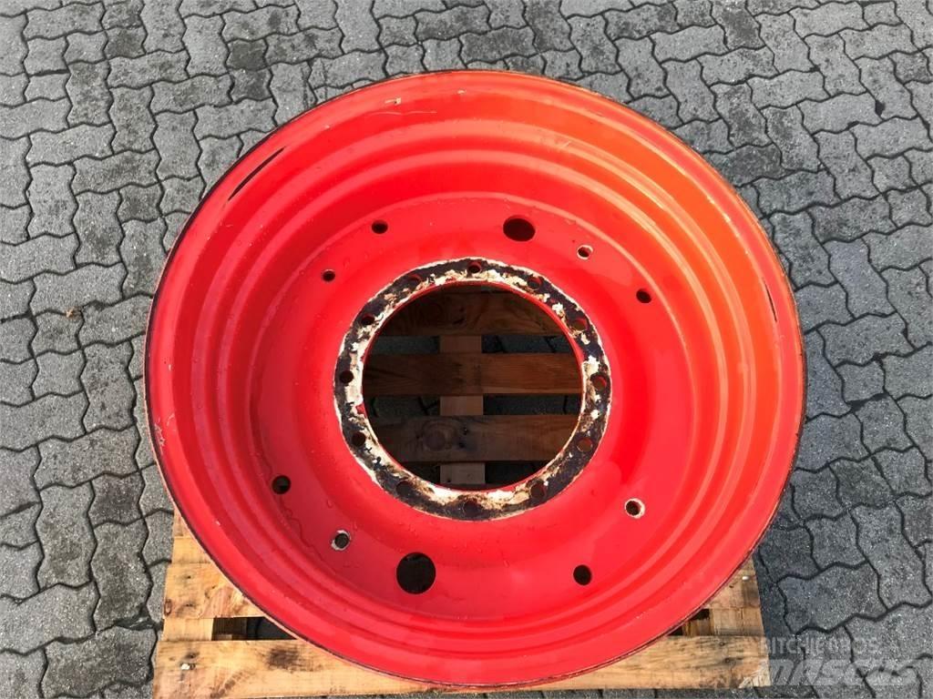 Titan 23 x 34 其他農業機械