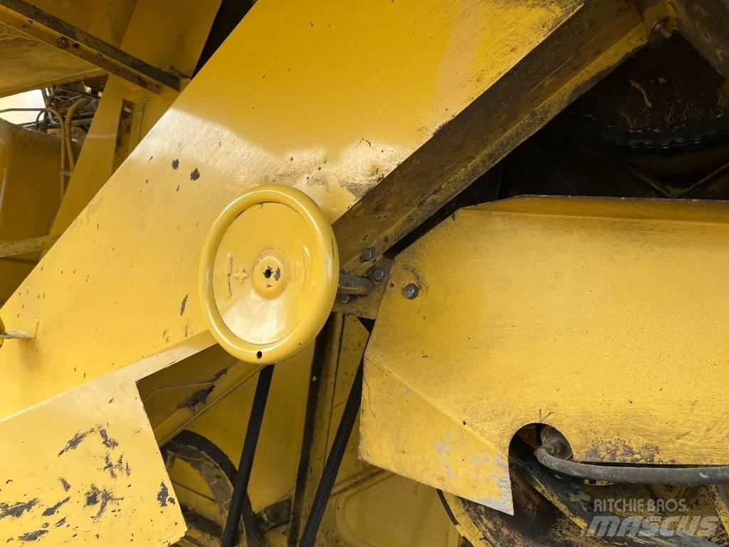 New Holland 8030 12´ 聯合收穫機