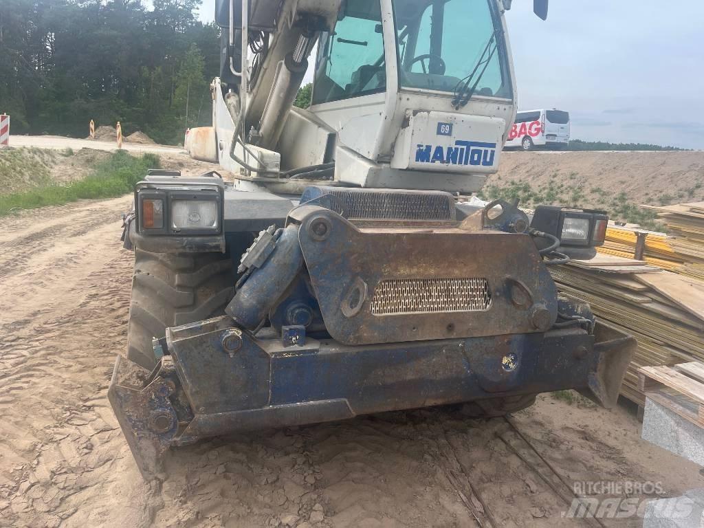 Manitou MRT 1850 M 伸縮臂操作車