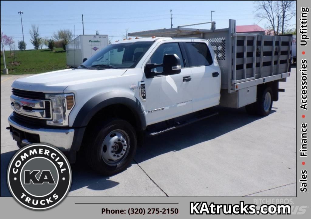 Ford F 550 XLT SD 平板式/側卸式卡車