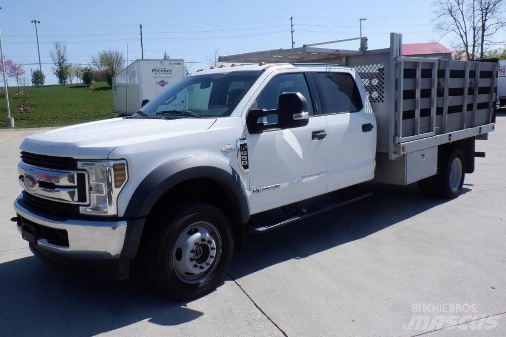 Ford F 550 XLT SD 平板式/側卸式卡車