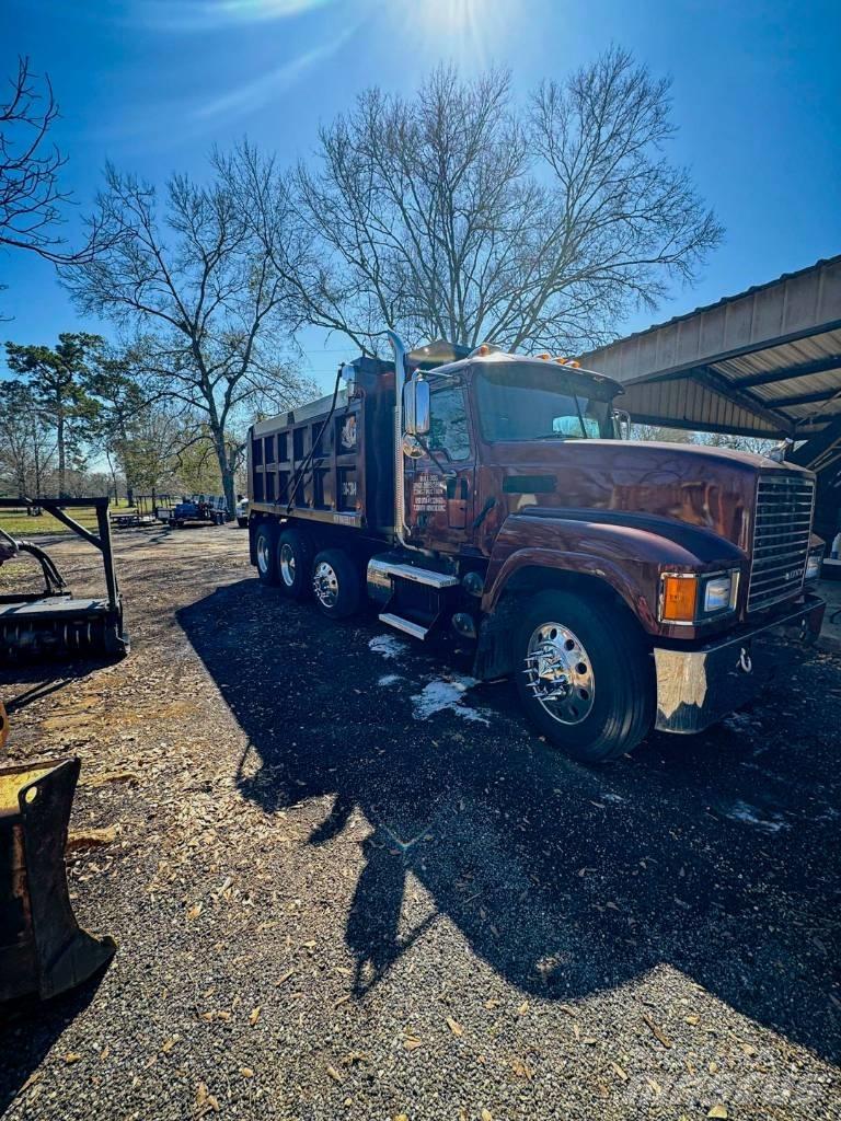 Mack CHU600 傾卸式卡車