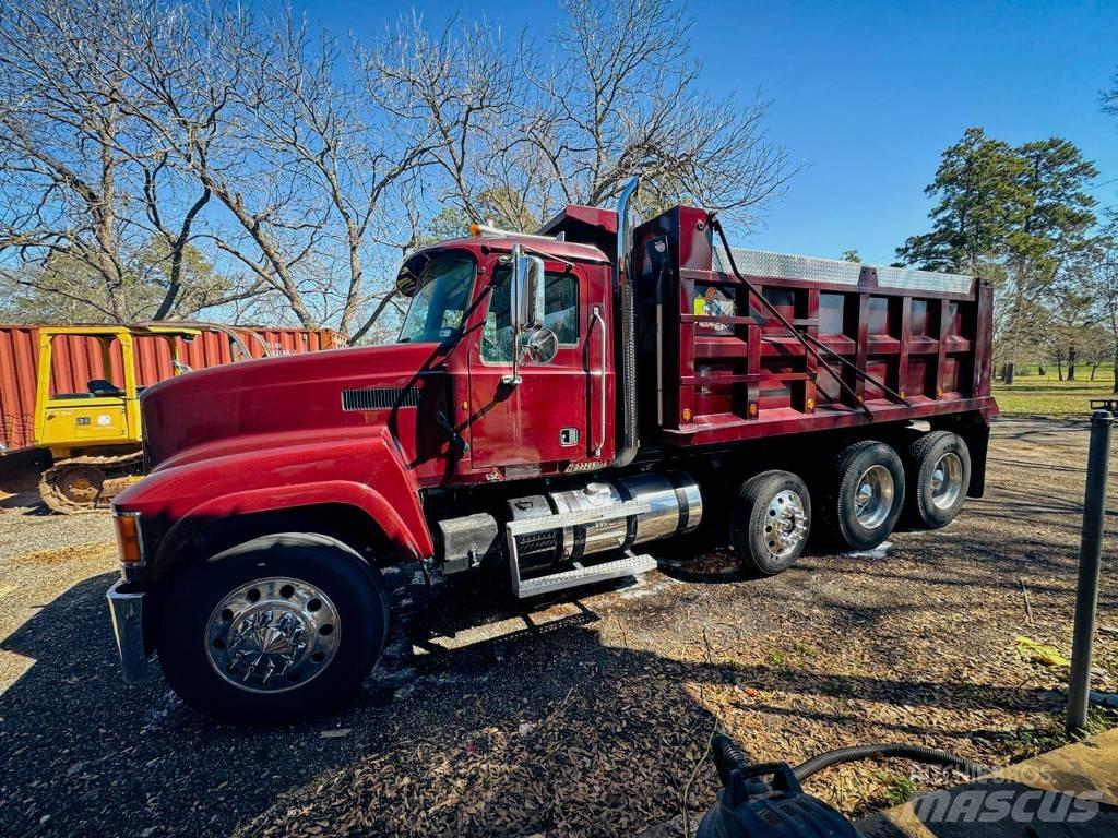 Mack CHU600 傾卸式卡車