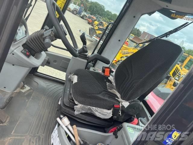 Yanmar V 80-5 輪胎式裝載機
