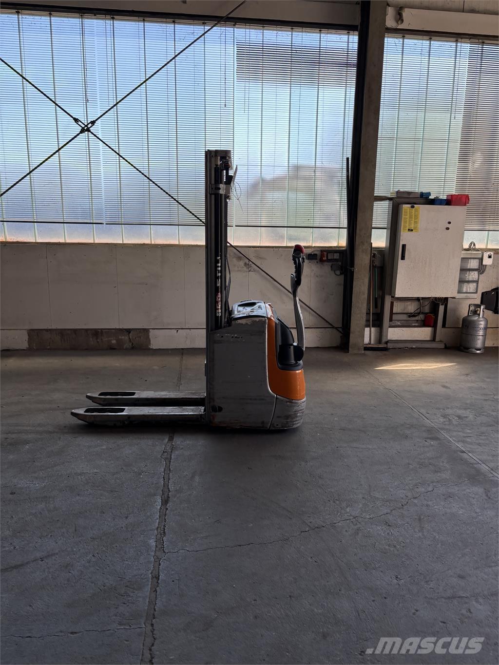 Still EXV 12i 自走式堆積機