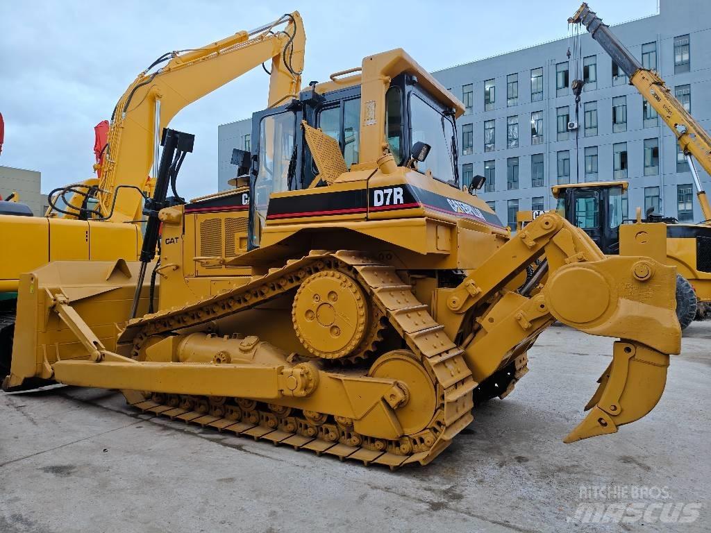 CAT D 7 R 履帶推土機