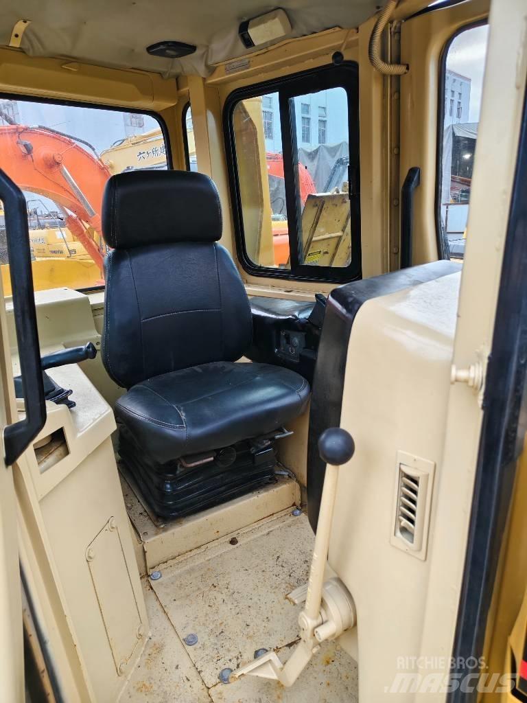 CAT D 7 R 履帶推土機