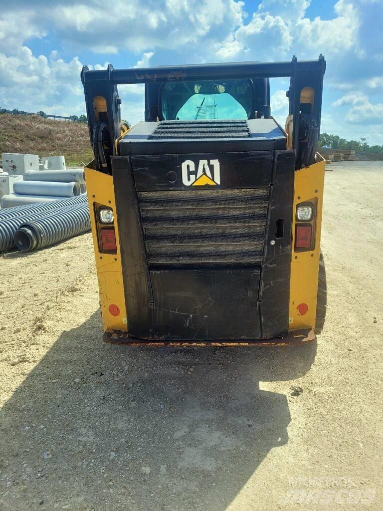 CAT 242 D 滑移轉向裝載機