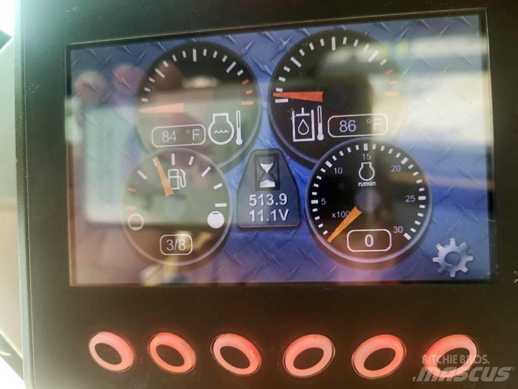 CAT 242 D 滑移轉向裝載機