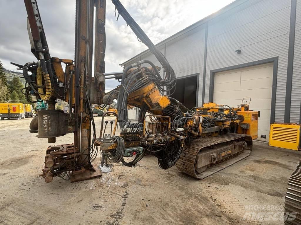 Klemm KR 807-4 打樁機