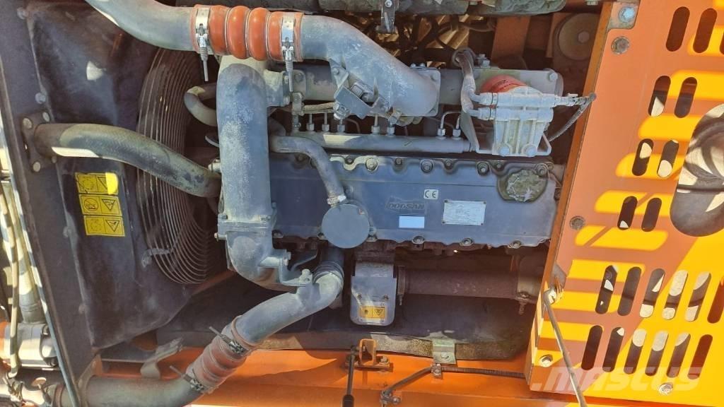 Doosan DX 225 履帶式 挖土機/掘鑿機/挖掘機