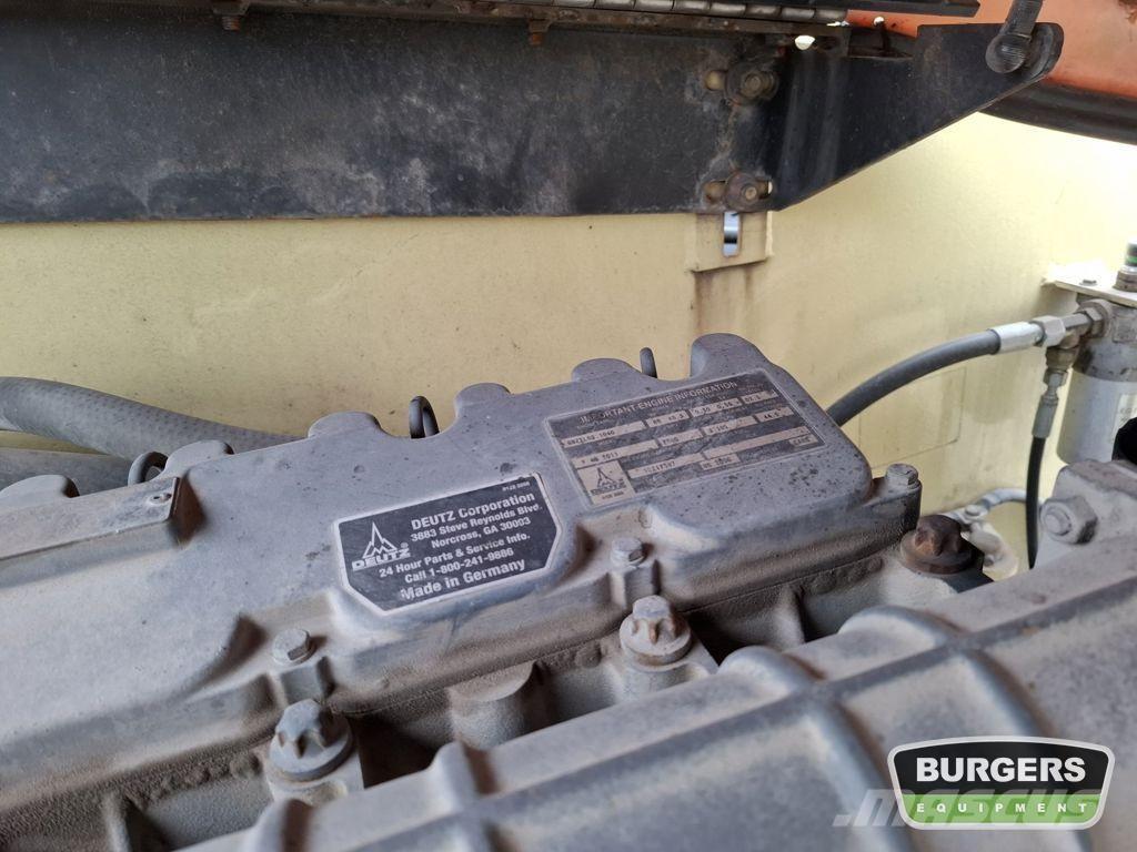 JLG 680S 伸縮臂高空作業車