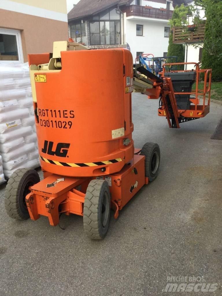 JLG E 300 AJP 曲臂高空作業車