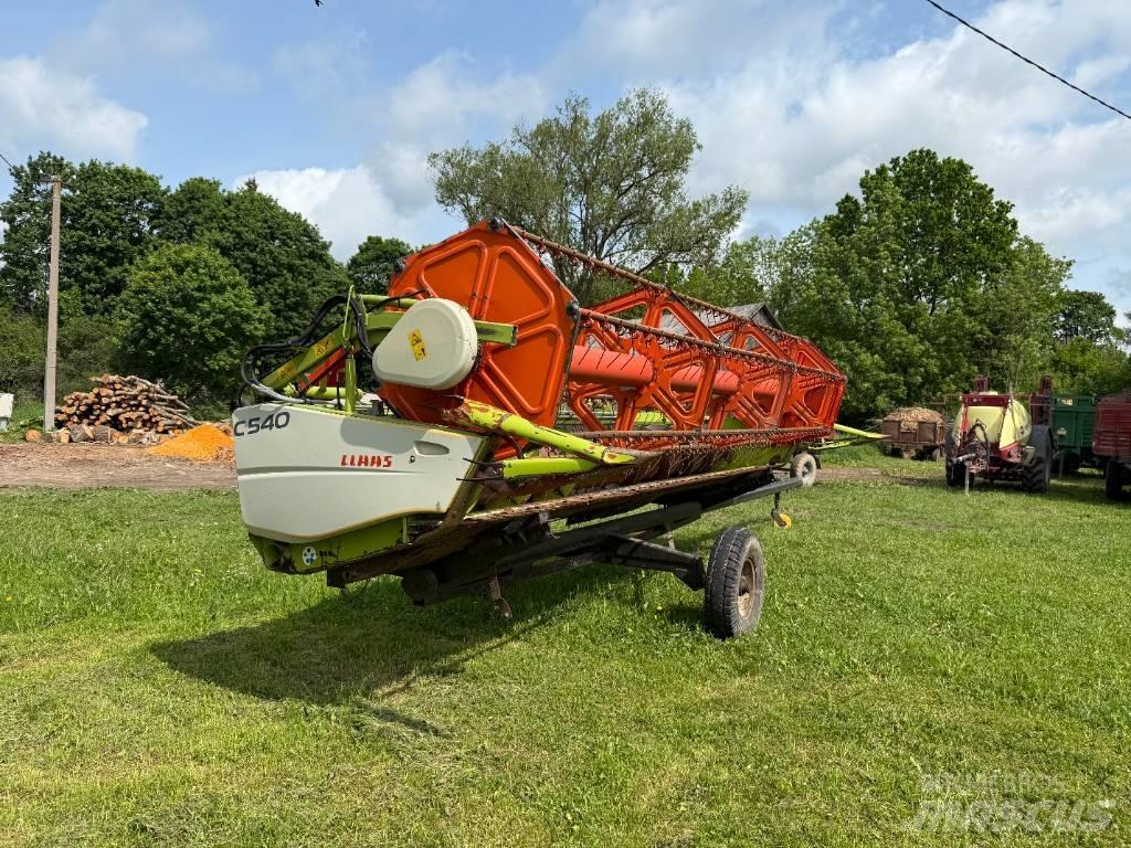 CLAAS Avero 240 聯合收穫機